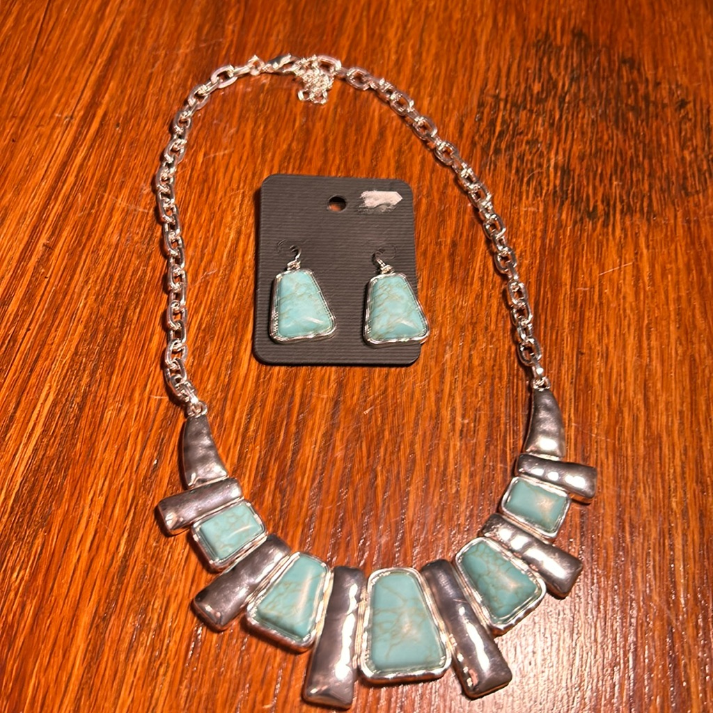 Silver And Turquoise Colored Stone Necklace With Matching Earrings